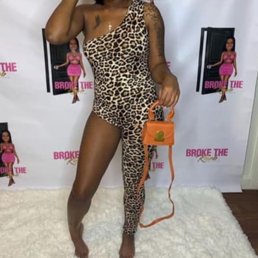 Cheetah 1leg catsuit onesie
